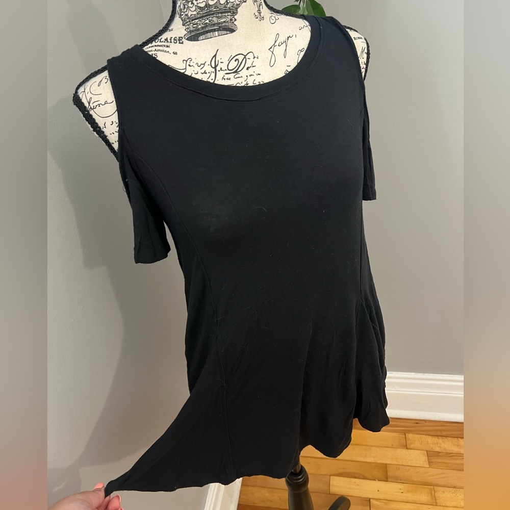Hollister - Black Cold Shoulder Top - Picture 4 of 8